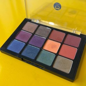 Viseart
Dark Mattes 04 SlimPro Eyeshadow Palette